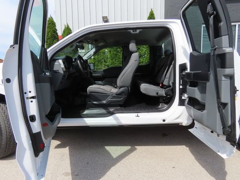 Used 2022 Ford F150 XL w/ Equipment Group 101A High AWD/4WD image 43