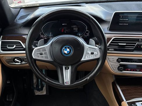 Used 2022 BMW 745e xDrive w/ M Sport Package image 15