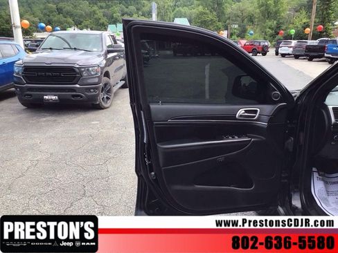 Used 2020 Jeep Grand Cherokee Limited AWD/4WD image 9