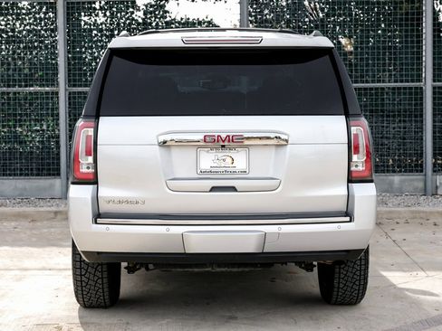 Used 2017 GMC Yukon Denali image 8