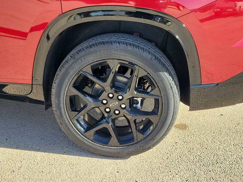 New 2026 Chevrolet Traverse RS w/ LPO, Floor Liner Package FWD image 12