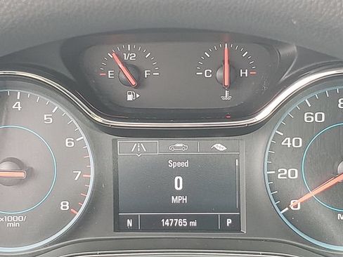 Used 2017 Chevrolet Cruze LT FWD image 21
