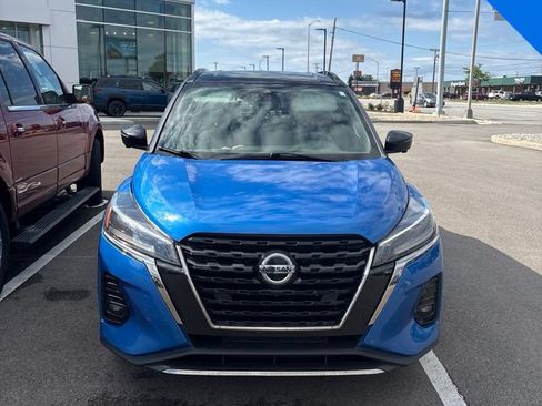 Used 2021 Nissan Kicks SR FWD image 2