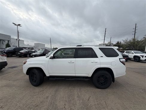 Used 2023 Toyota 4Runner SR5 Premium w/ Moonroof Package image 8