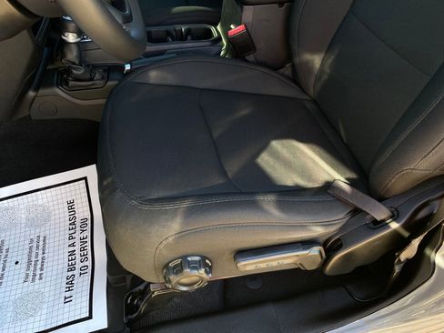 Used 2022 Jeep Wrangler Unlimited Sport image 13