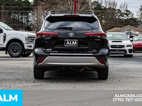 Used 2021 Toyota Highlander Platinum image 12