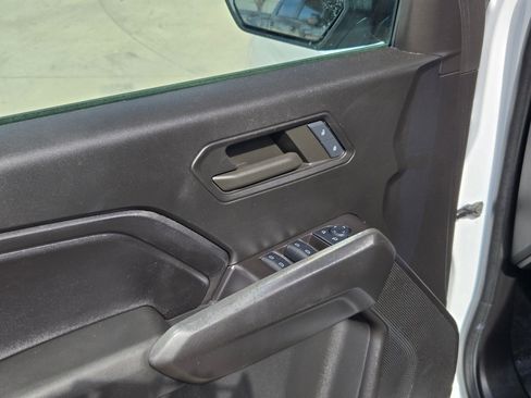 Certified 2024 Chevrolet Colorado W/T image 12