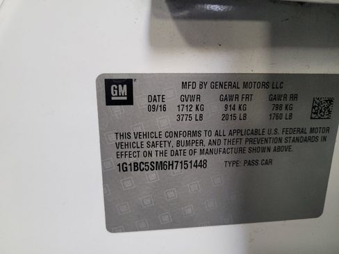 Used 2017 Chevrolet Cruze LS FWD image 33
