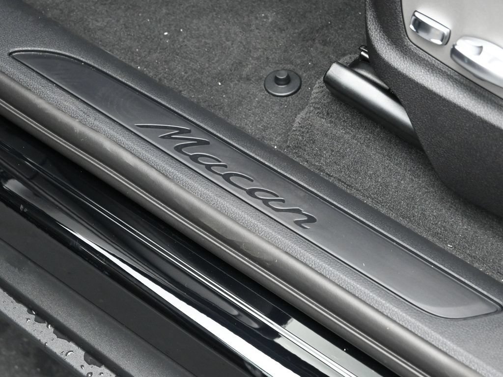 Certified 2026 Porsche Macan AWD/4WD image 14