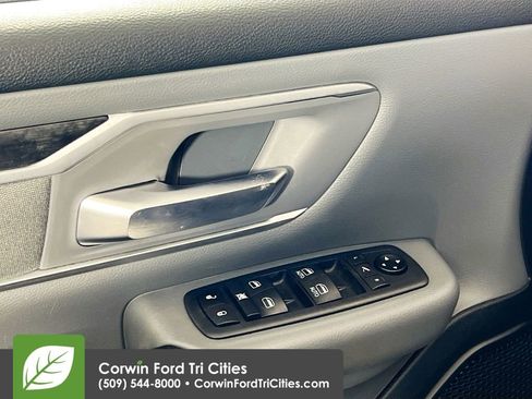Used 2021 RAM 1500 Big Horn image 12