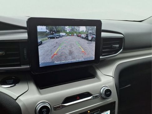 Certified 2023 Ford Explorer XLT w/ Equipment Group 202A AWD/4WD image 19