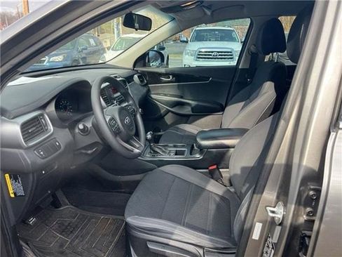 Used 2016 Kia Sorento L image 9