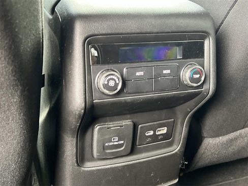 Certified 2023 GMC Acadia SLE w/ Driver Convenience Package image 13