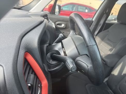 Used 2020 Jeep Renegade Latitude image 14