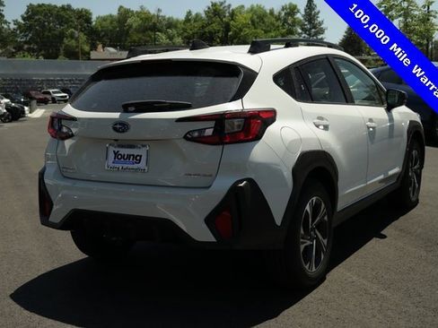 Used 2025 Subaru Crosstrek 2.0i Premium image 3