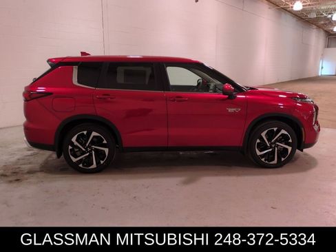 New 2025 Mitsubishi Outlander SE image 2