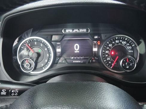 Used 2022 RAM 1500 Laramie image 12