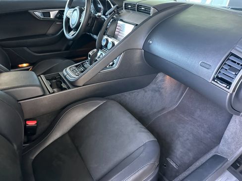 Used 2014 Jaguar F-TYPE Convertible RWD image 17