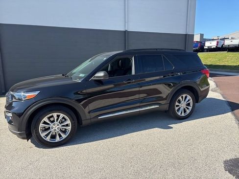 Certified 2024 Ford Explorer XLT w/ Equipment Group 202A AWD/4WD image 5