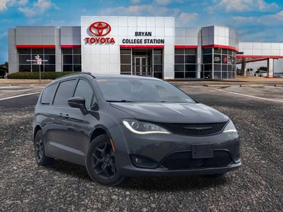 Used 2019 Chrysler Pacifica Limited w/ Advanced Safetytec Group