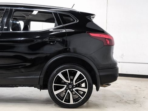 Used 2019 Nissan Rogue Sport SL w/ Premium Package image 14