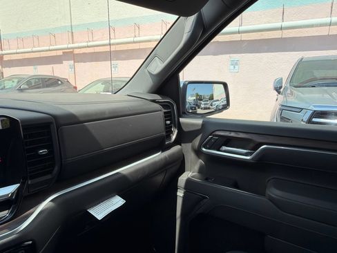Used 2025 GMC Sierra 1500 SLT w/ SLT Premium Package RWD image 32