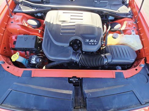 Used 2019 Dodge Challenger SXT w/ Blacktop Package image 18