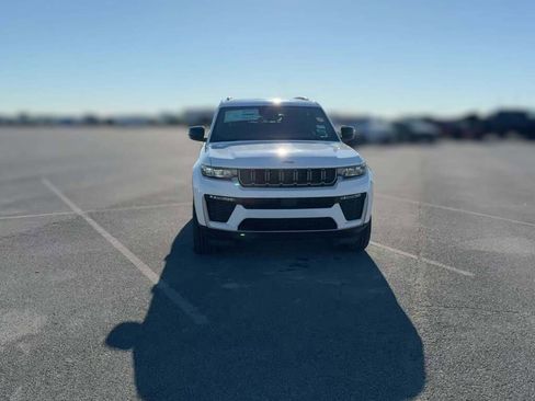 New 2026 Jeep Grand Cherokee L Limited image 2