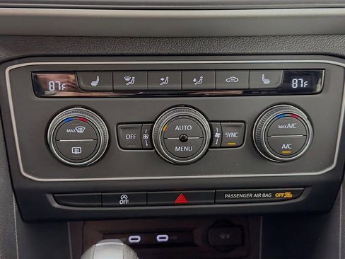 Used 2021 Volkswagen Atlas Cross Sport SE image 16