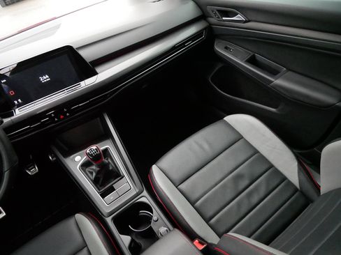 Used 2022 Volkswagen GTI SE image 11