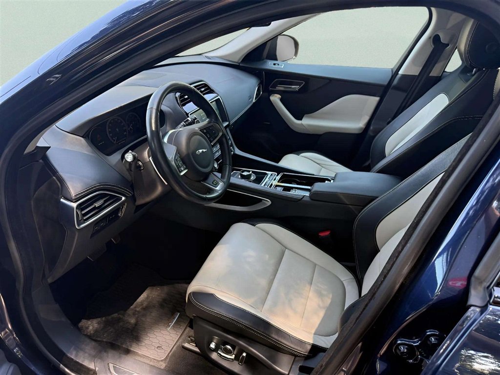 Used 2018 Jaguar F-PACE R-Sport AWD/4WD image 9