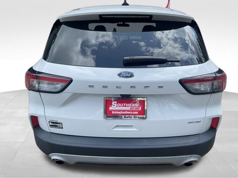 Used 2021 Ford Escape SE image 5