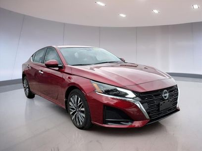 Used 2023 Nissan Altima 2.5 SV