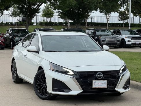 Certified 2025 Nissan Altima 2.5 SV w/ SV Special Edition Package FWD image 2
