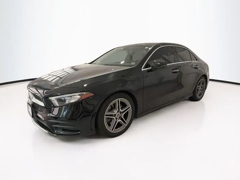 Used 2021 Mercedes-Benz A 220 4MATIC image 3