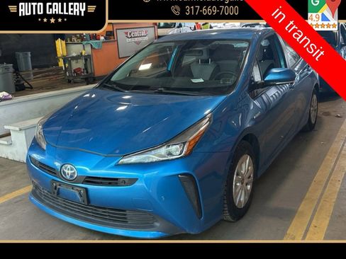 Used 2019 Toyota Prius LE FWD image 1