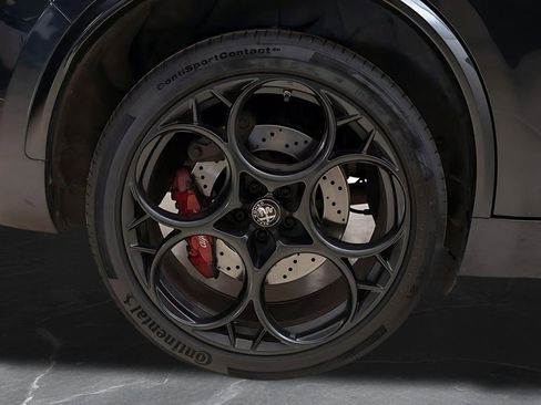 Used 2023 Alfa Romeo Stelvio Quadrifoglio image 52