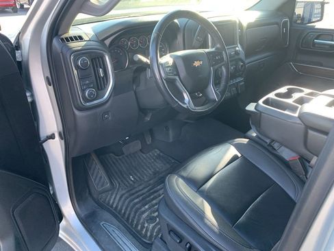 Used 2021 Chevrolet Silverado 1500 LT w/ Convenience Package II image 10