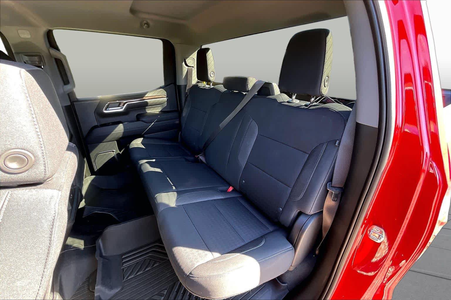 Used 2022 Chevrolet Silverado 1500 LT Trail Boss AWD/4WD image 25