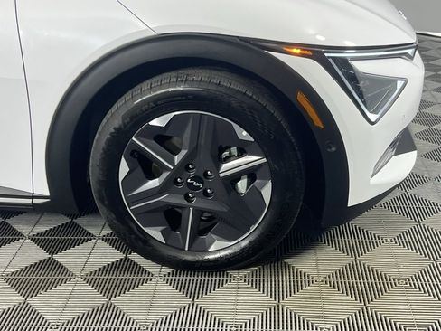 Used 2025 Kia EV6 Light w/ Light LR Technology Package image 5