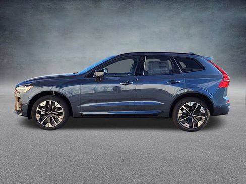 New 2026 Volvo XC60 B5 Plus w/ Climate Package image 4