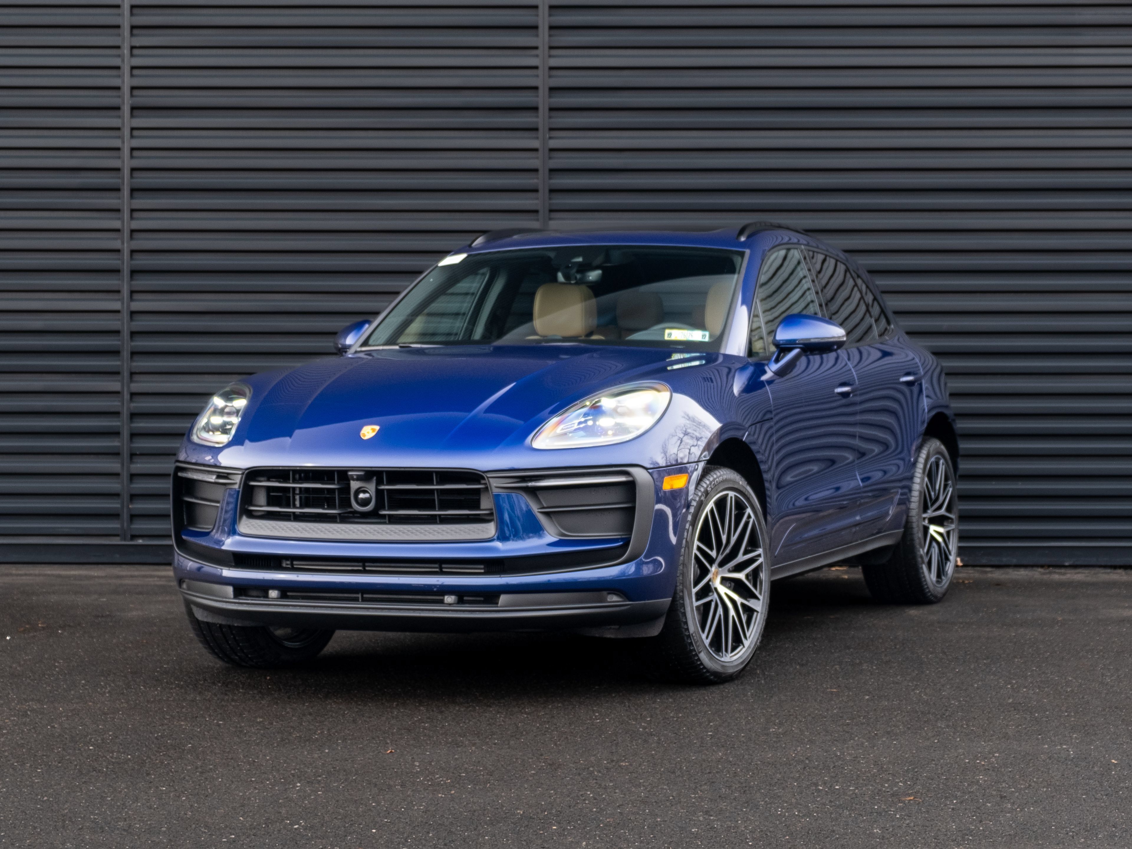 Certified 2026 Porsche Macan AWD/4WD image 1