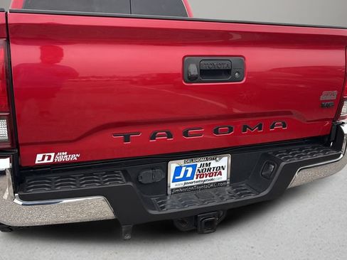 Used 2022 Toyota Tacoma SR5 RWD image 12
