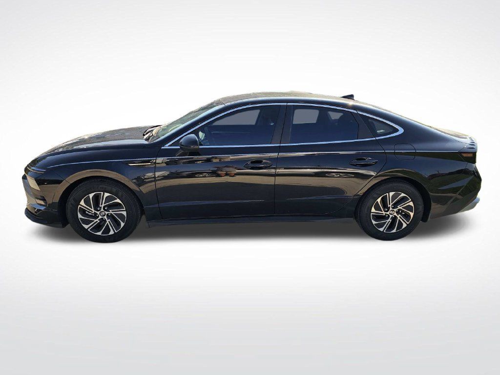 Certified 2026 Hyundai Sonata Blue FWD image 10