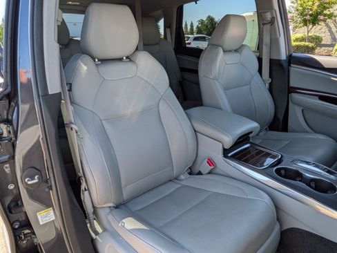 Used 2016 Acura MDX SH-AWD image 25