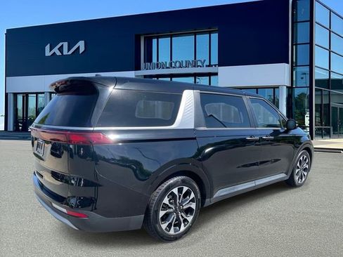 Used 2022 Kia Carnival EX FWD image 6