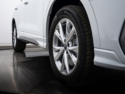 Certified 2025 Audi Q3 2.0T Premium Plus w/ Premium Plus Package image 20