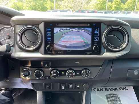 Used 2019 Toyota Tacoma TRD Off-Road AWD/4WD image 19