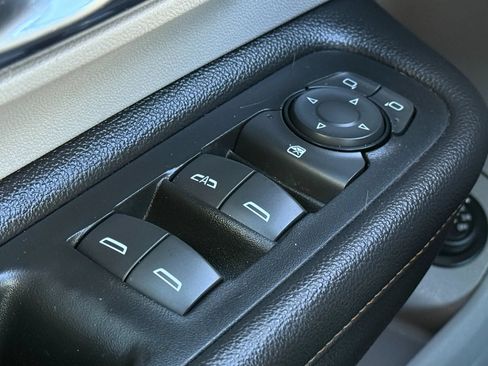 Used 2018 GMC Terrain SLT w/ Preferred Package FWD image 23