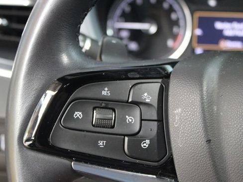 Used 2023 Buick Enclave Essence AWD/4WD image 15